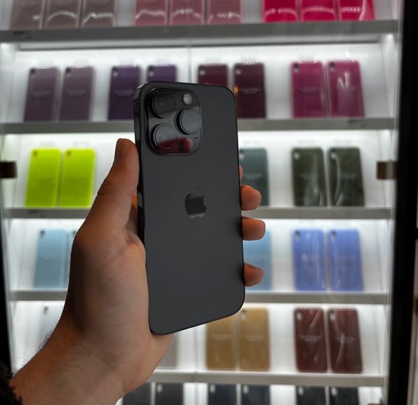 15 Pro Space Black Protective Case